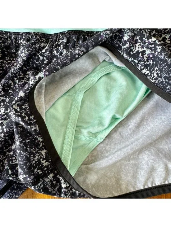 LULULEMON Run Times Shorts Womens 6 Black 4" Athletic Running Gym Speed Short - Picture 3 of 9